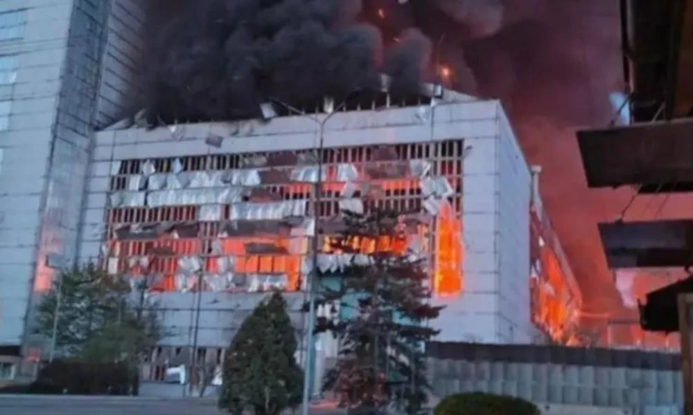 Οι Ρώσοι χτύπησαν τον μεγαλύτερο ατμοηλεκτρικό σταθμό του Κιέβου (Βίντεο)-Οι Γερμανοί στέλνουν Ουκρανούς πρόσφυγες στο μέτωπο τάζοντάς τους υπηκοότητα